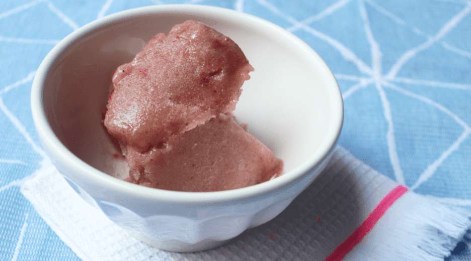 STRAWBERRY-NANA ICE CREAM